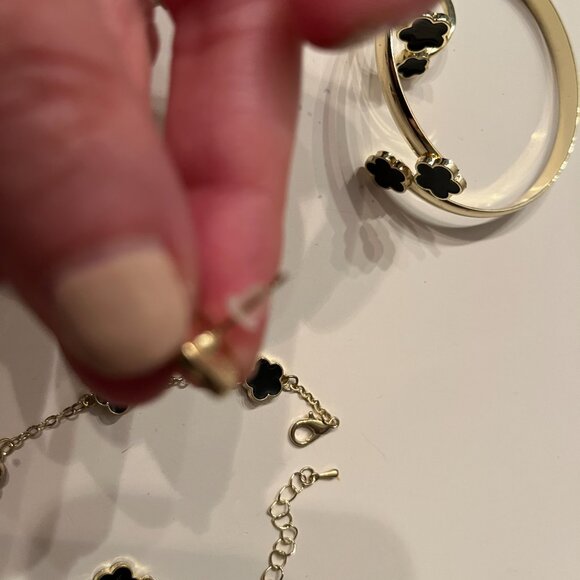 Black Clover Jewelry Set – Ring, Bangles, Necklace, Earrings &‎ Bracelet - Picture 7 of 15